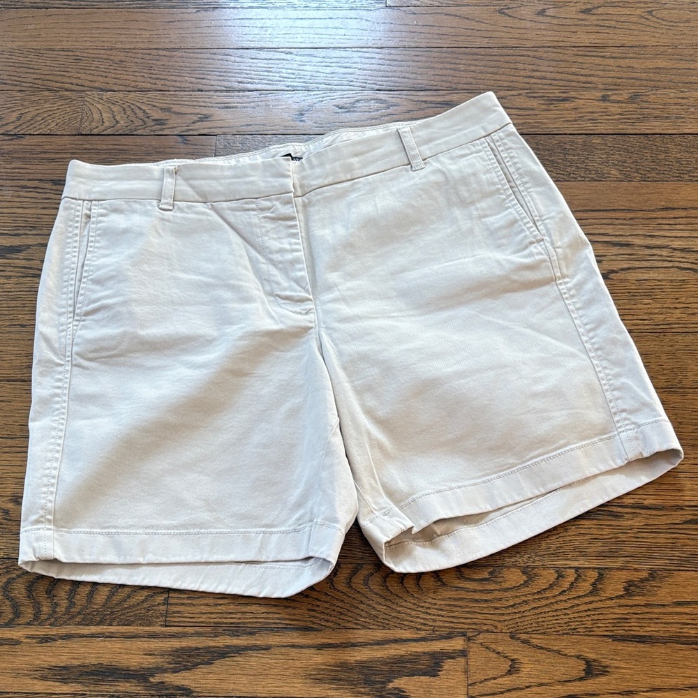 J. Crew Reimagined Classic Women's Cream Casual Shorts, flat front, 12